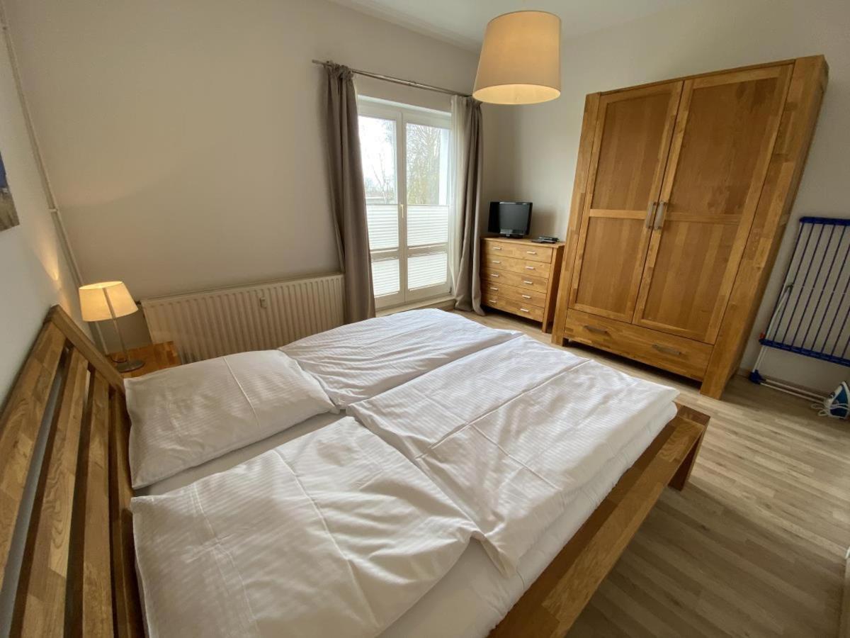 Bootshaus/ Holzdeck Apartment Rostock Luaran gambar