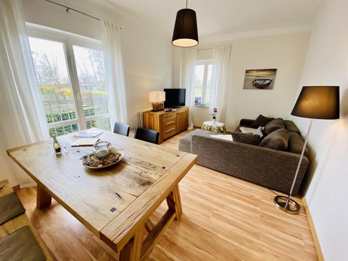 Bootshaus/ Holzdeck Apartment Rostock Luaran gambar